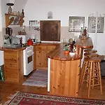 בית נופש Berg Castle Kloesterle *