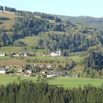 בית נופש Berg Castle Kloesterle Gnesau