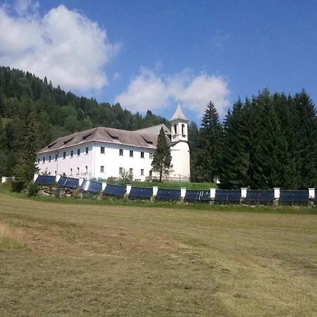 Feriehus Berg Castle Kloesterle Gnesau