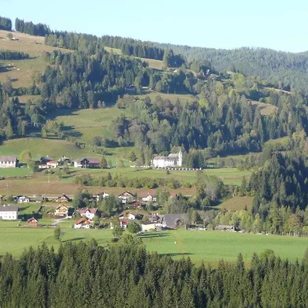 Nyaraló Berg Castle Kloesterle Gnesau